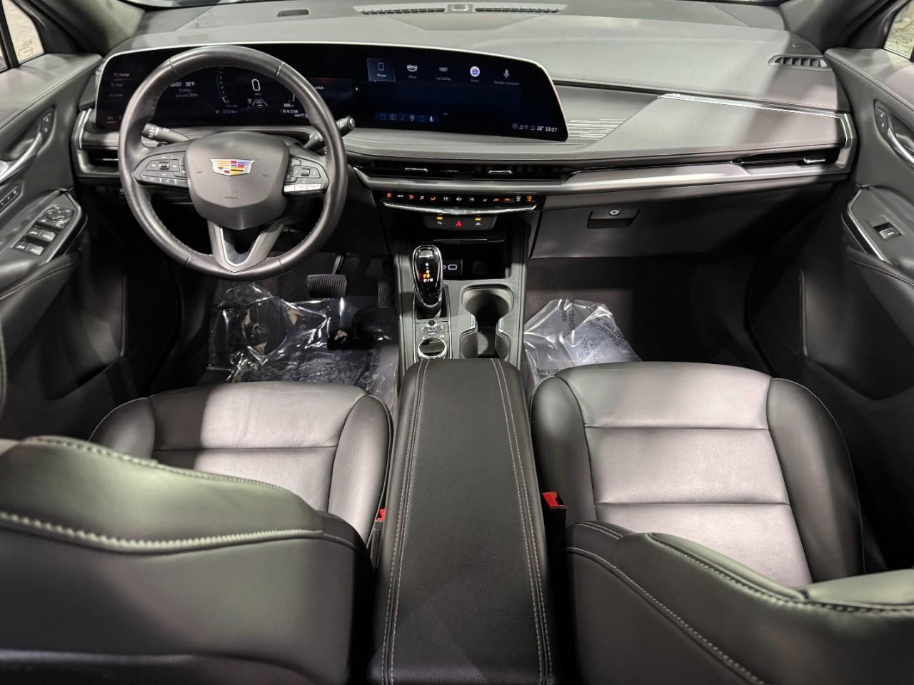 Cadillac XT4 Vehicle Full-screen Gallery Image 11