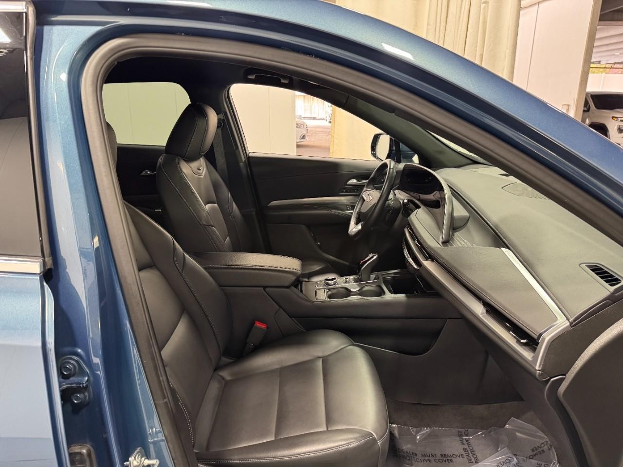 Cadillac XT4 Vehicle Full-screen Gallery Image 17