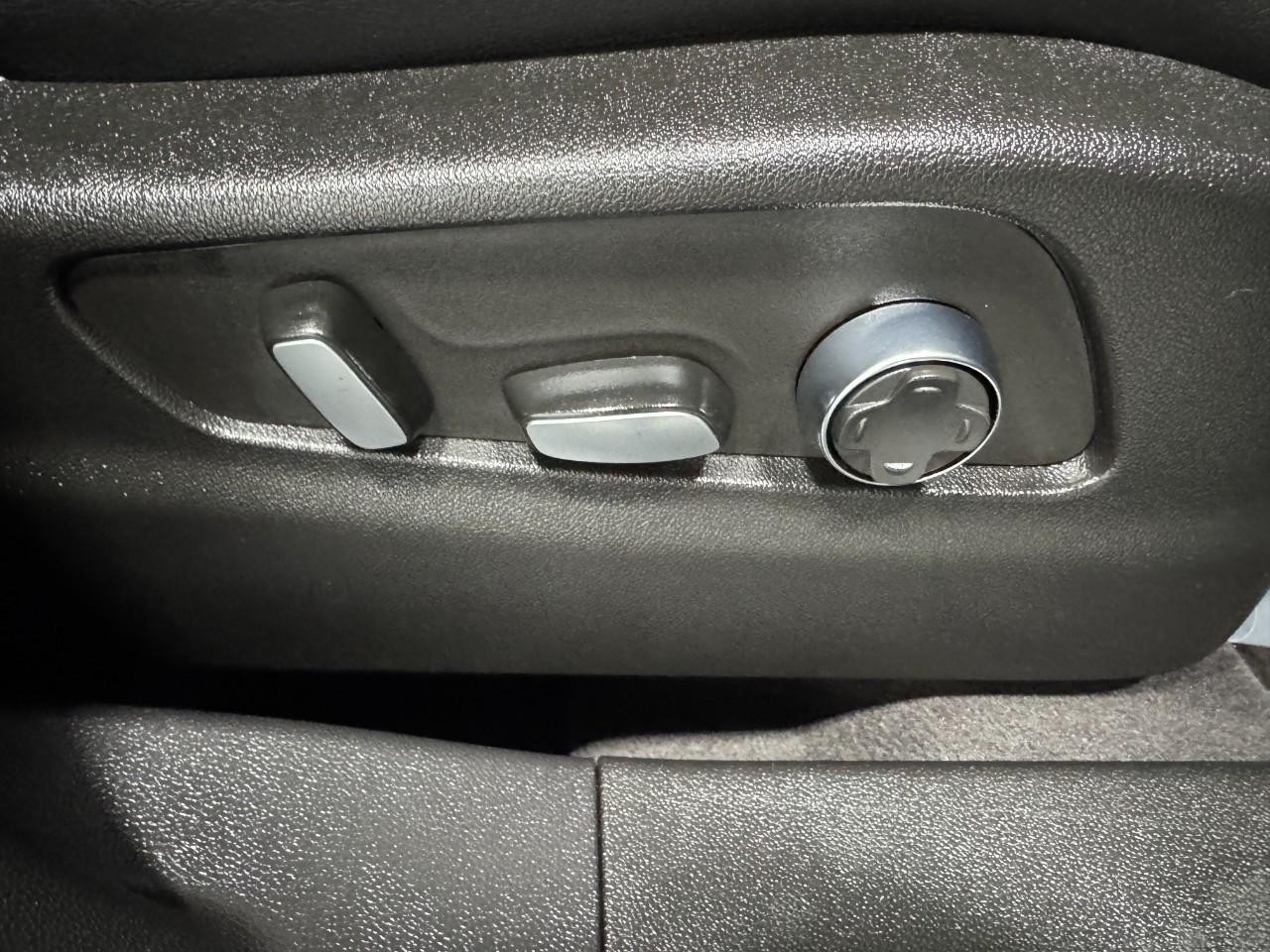 Cadillac XT4 Vehicle Full-screen Gallery Image 19