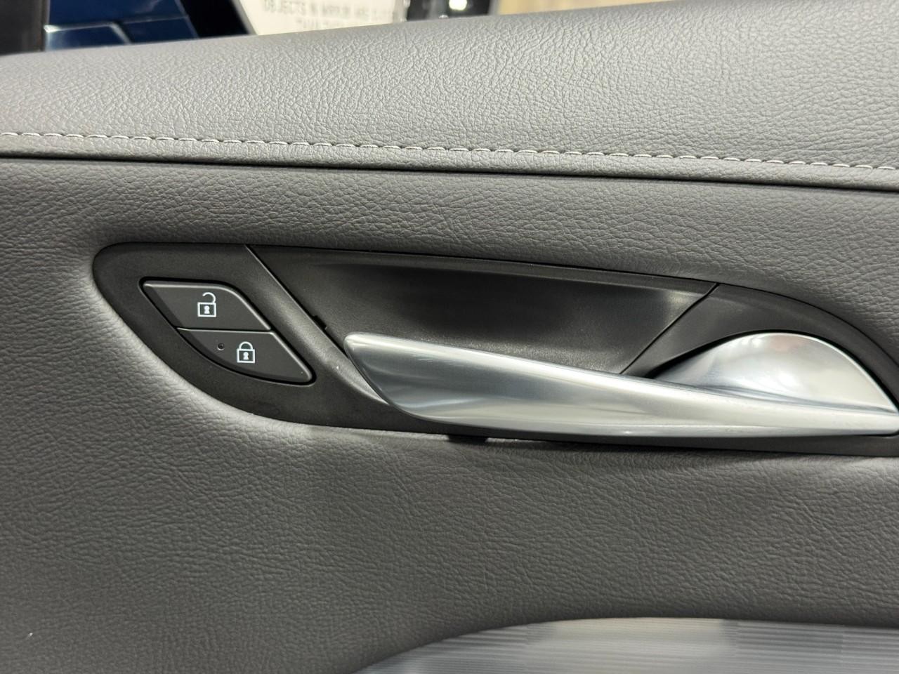 Cadillac XT4 Vehicle Full-screen Gallery Image 20