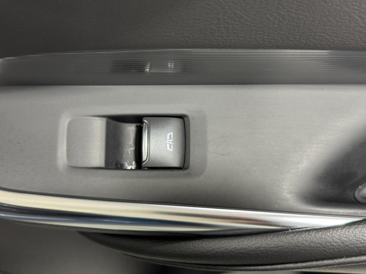 Cadillac XT4 Vehicle Full-screen Gallery Image 21