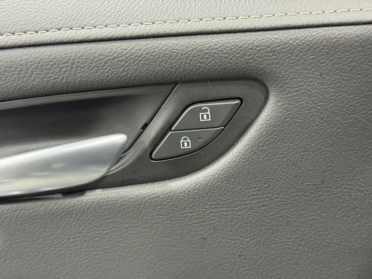 Cadillac XT4 Vehicle Full-screen Gallery Image 22