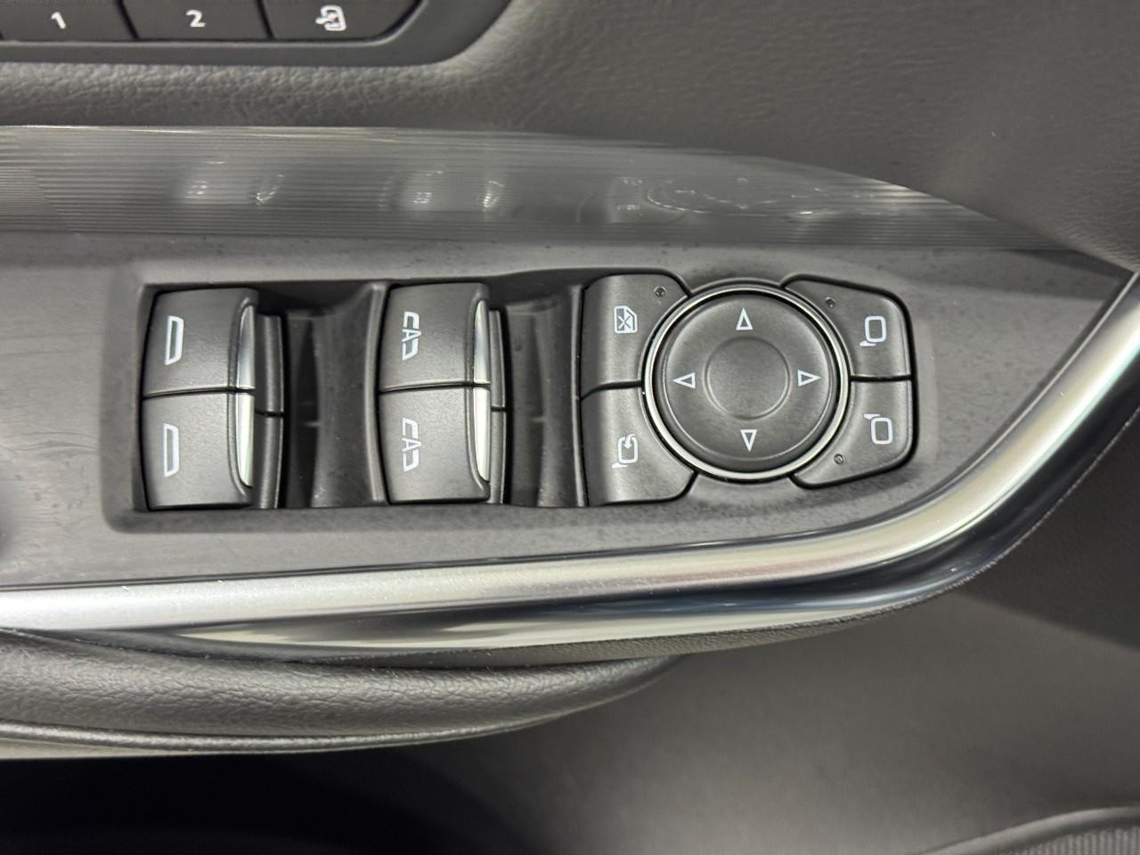 Cadillac XT4 Vehicle Full-screen Gallery Image 24