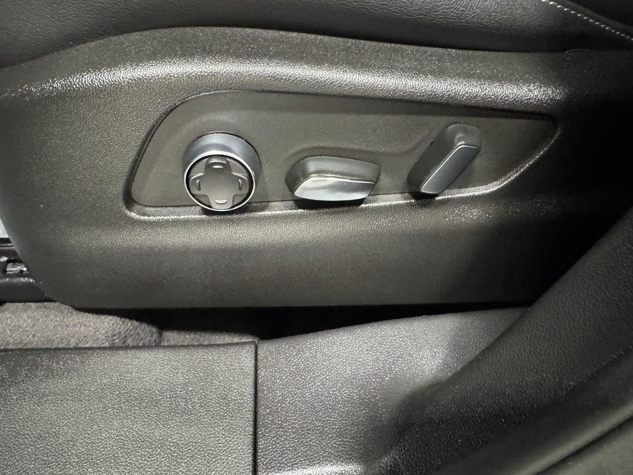 Cadillac XT4 Vehicle Full-screen Gallery Image 27