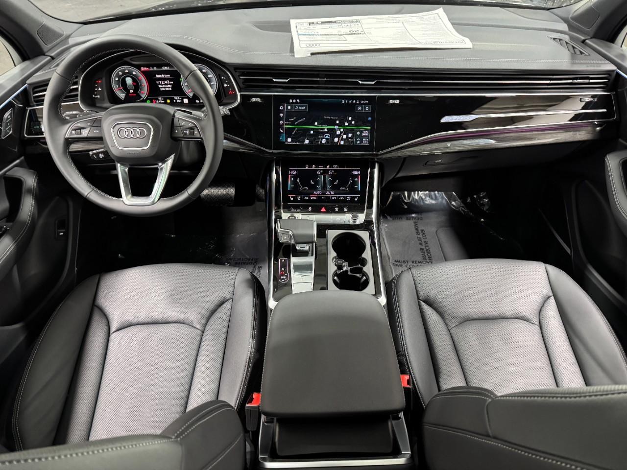 Audi Q7 Vehicle Full-screen Gallery Image 13