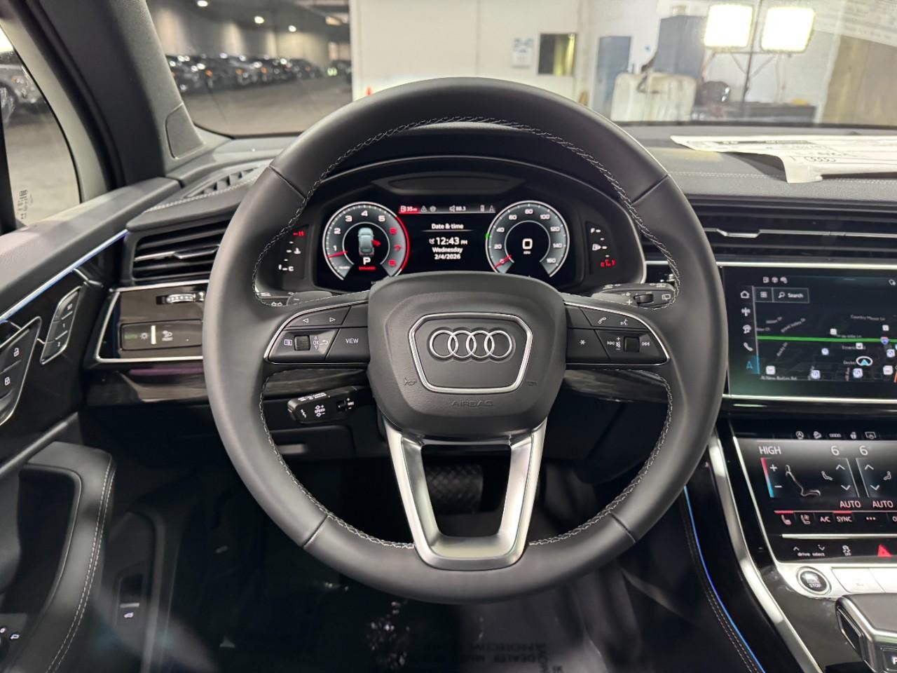 Audi Q7 Vehicle Full-screen Gallery Image 14