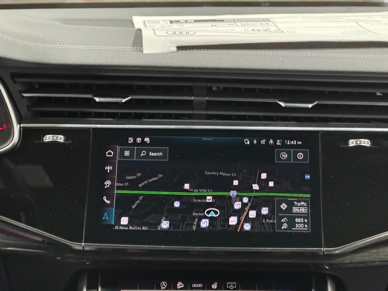 Audi Q7 Vehicle Full-screen Gallery Image 15