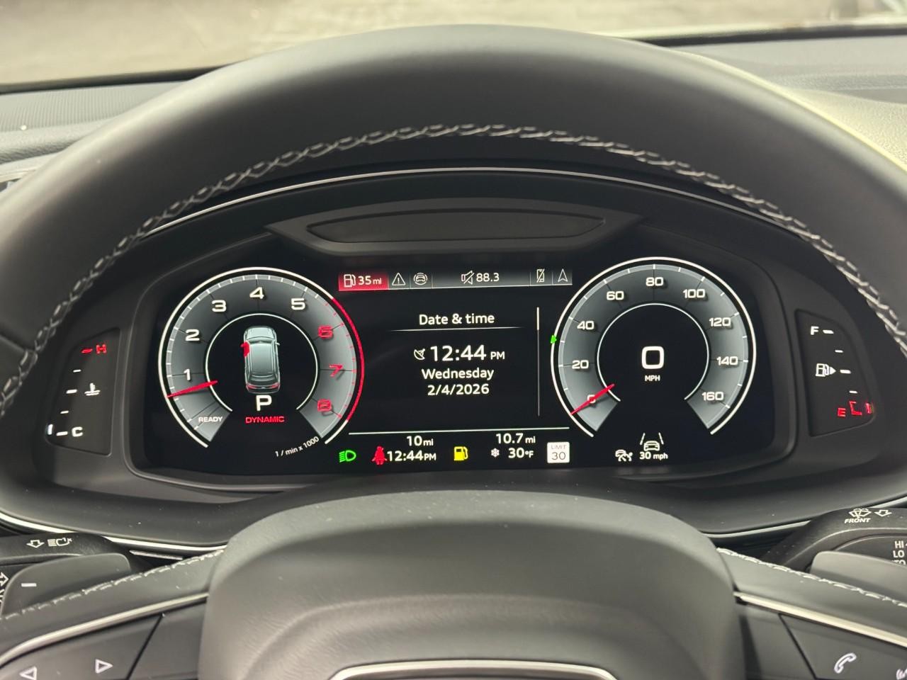 Audi Q7 Vehicle Full-screen Gallery Image 35