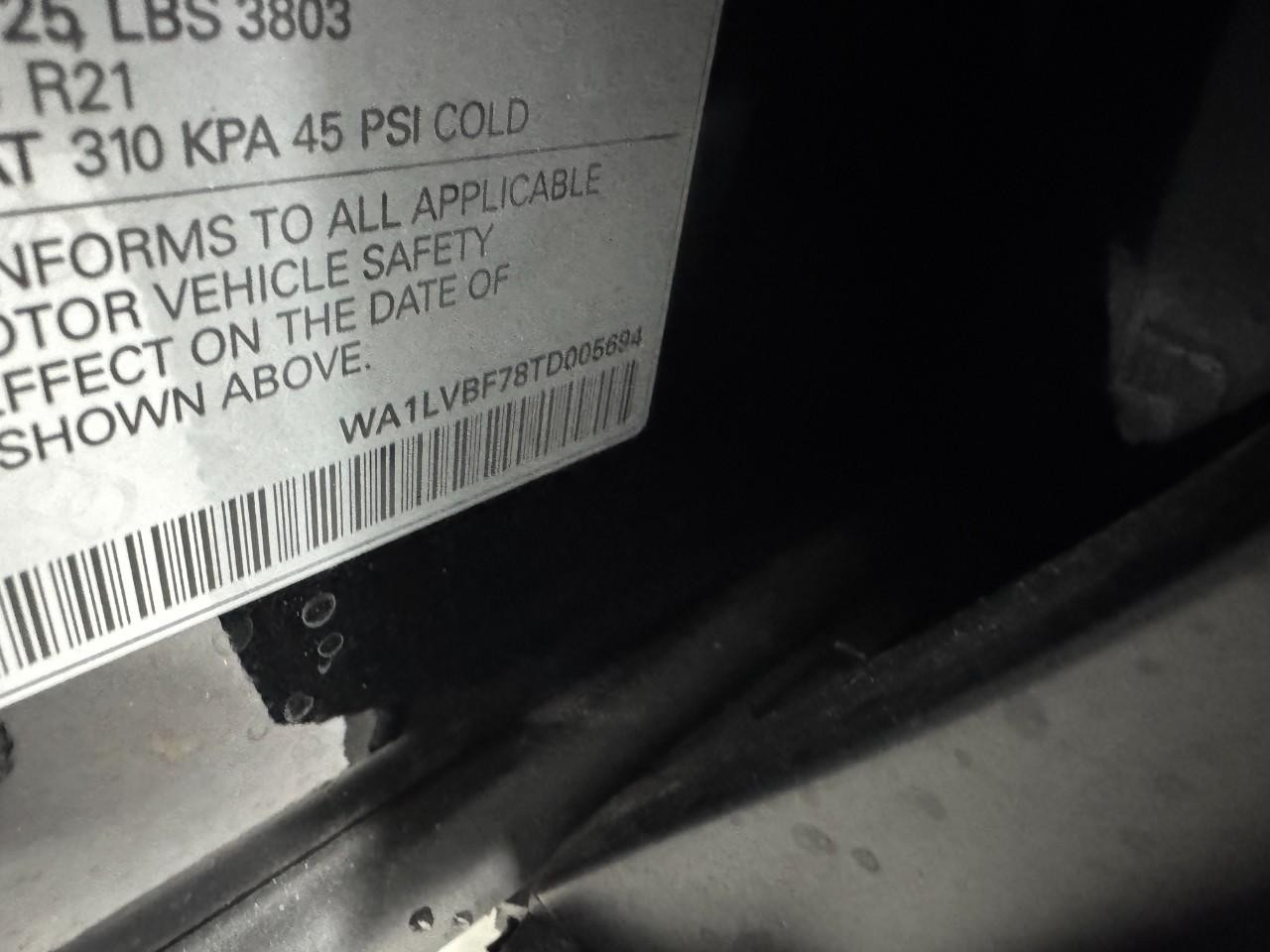 Audi Q7 Vehicle Full-screen Gallery Image 37