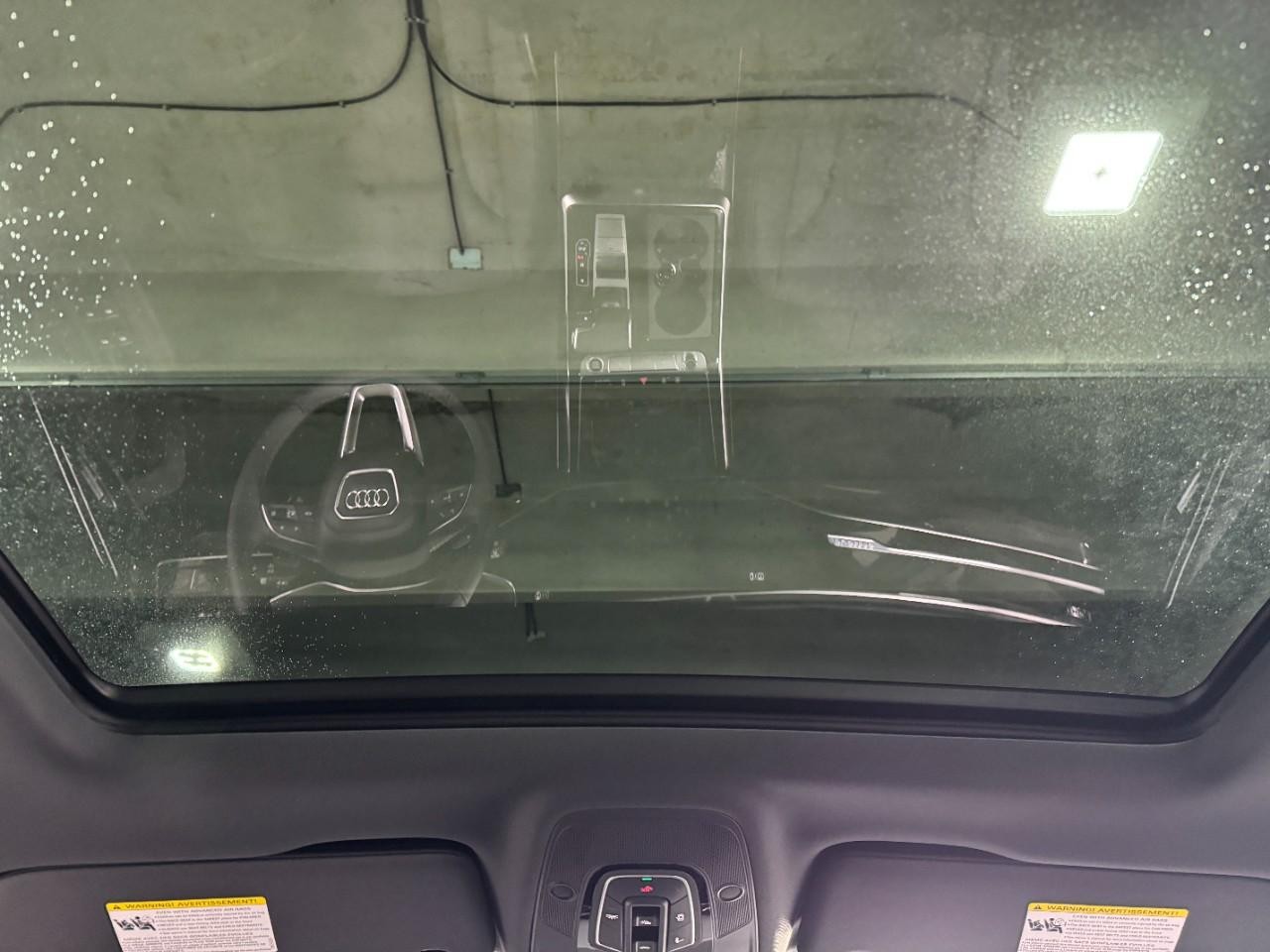 Audi Q7 Vehicle Full-screen Gallery Image 12