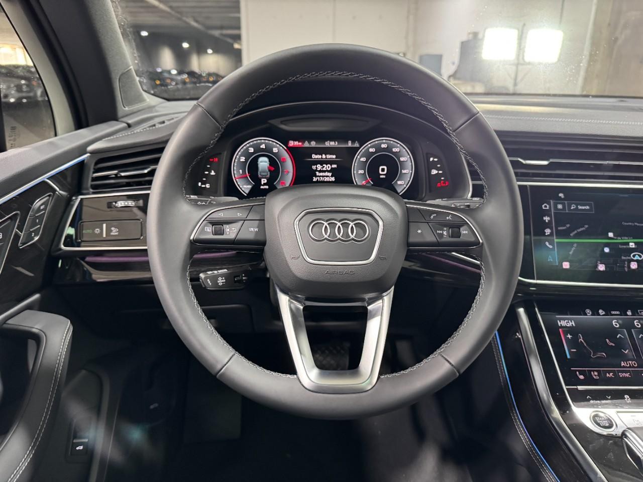 Audi Q7 Vehicle Full-screen Gallery Image 14