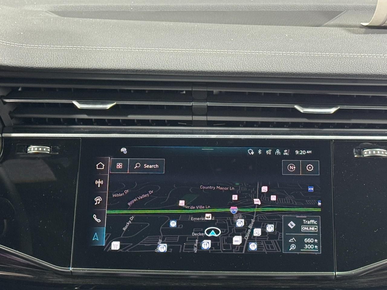 Audi Q7 Vehicle Full-screen Gallery Image 15