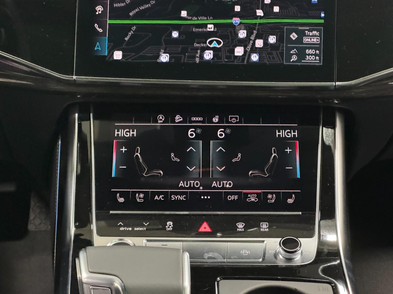 Audi Q7 Vehicle Full-screen Gallery Image 16