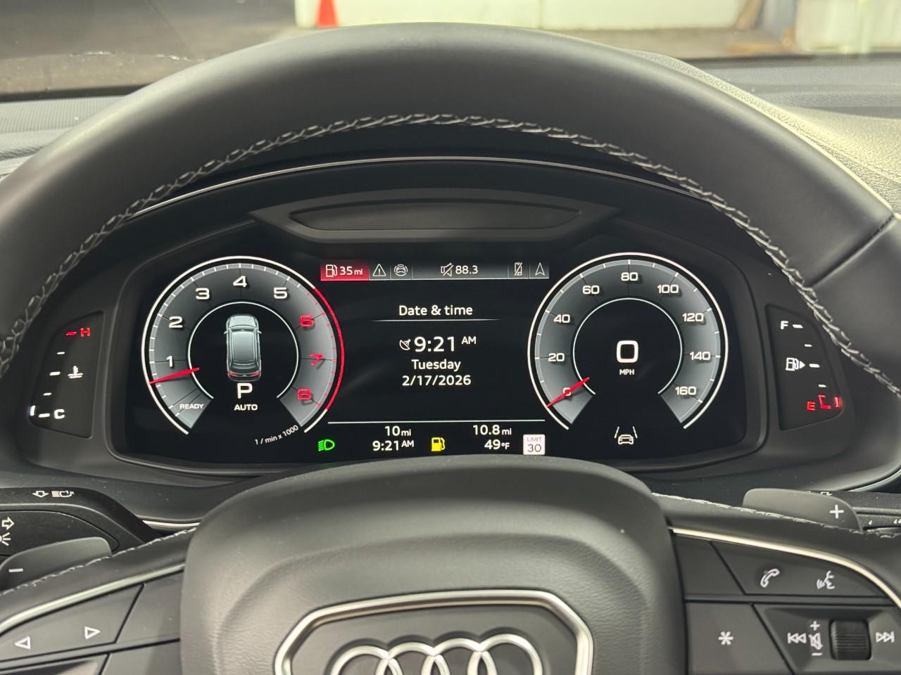 Audi Q7 Vehicle Full-screen Gallery Image 35