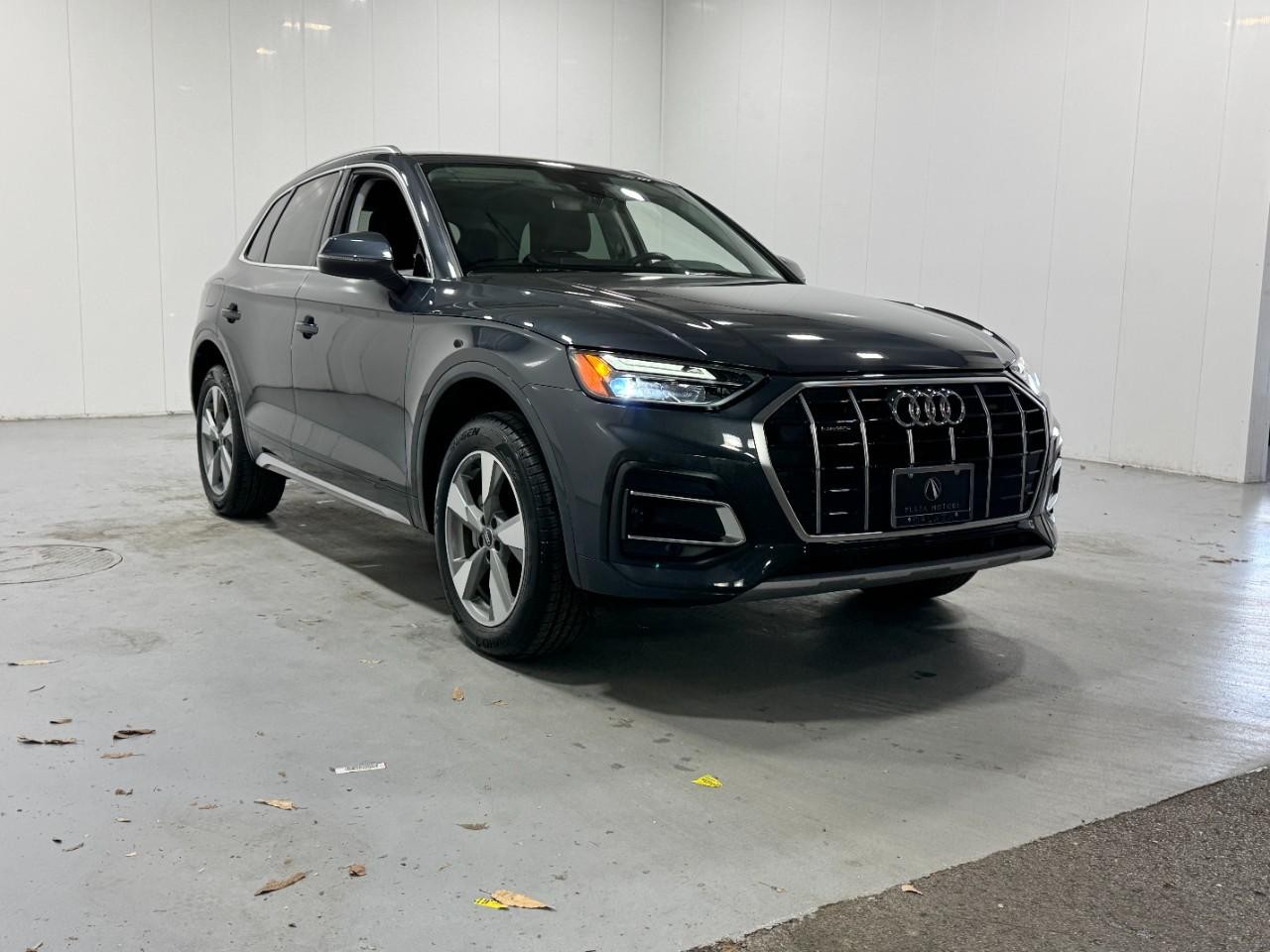 Audi Q5 Vehicle Full-screen Gallery Image 06