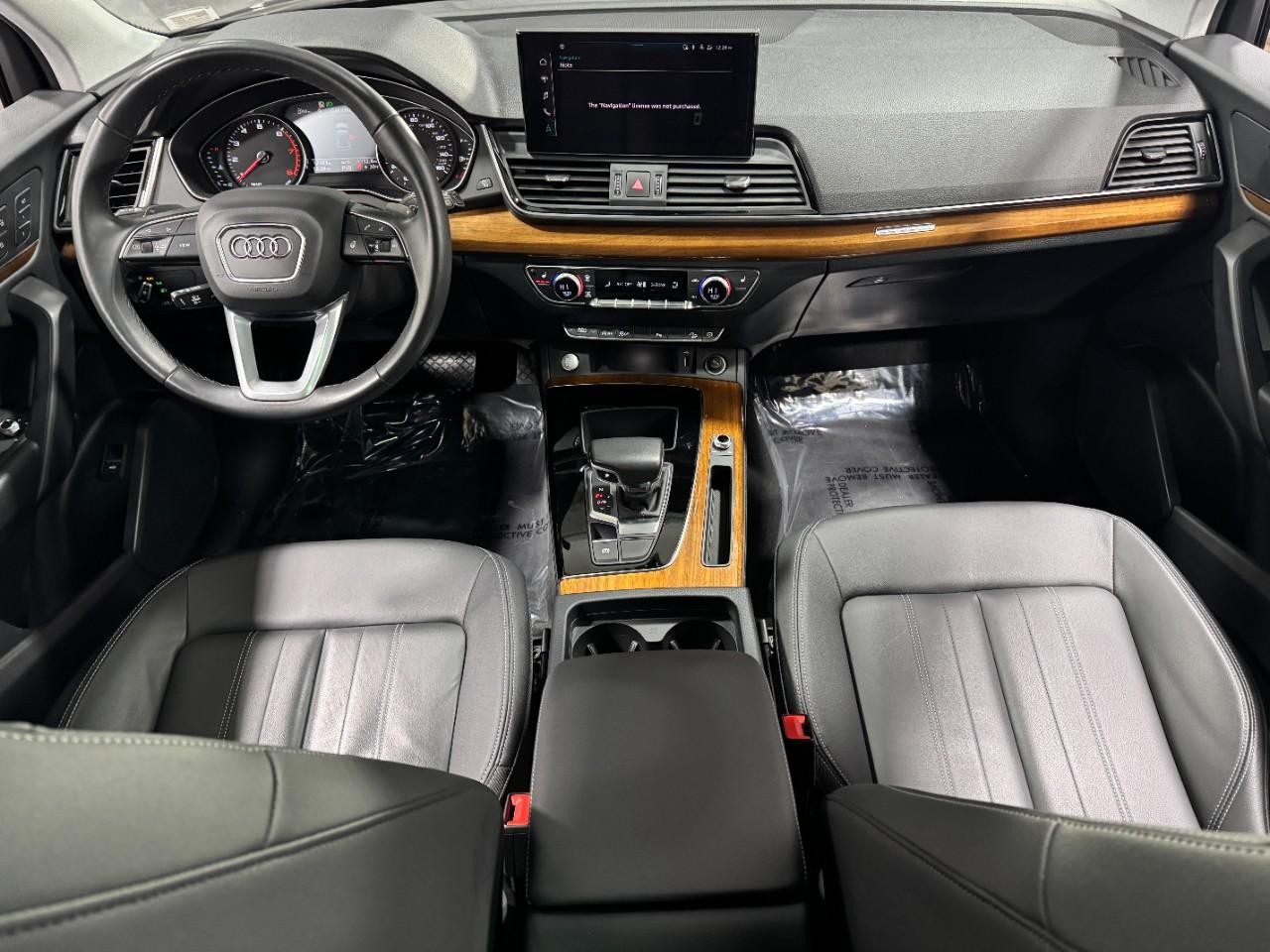 Audi Q5 Vehicle Full-screen Gallery Image 13