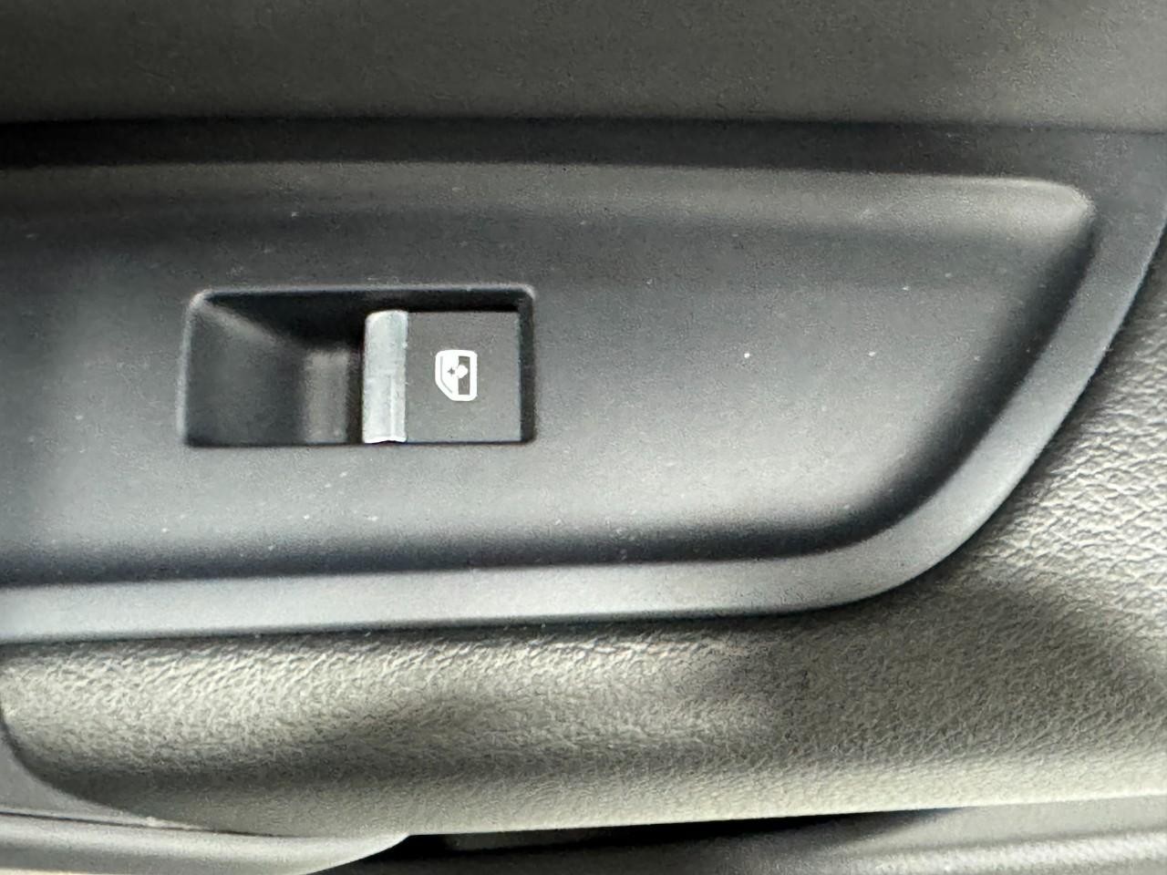 Audi Q5 Vehicle Full-screen Gallery Image 23