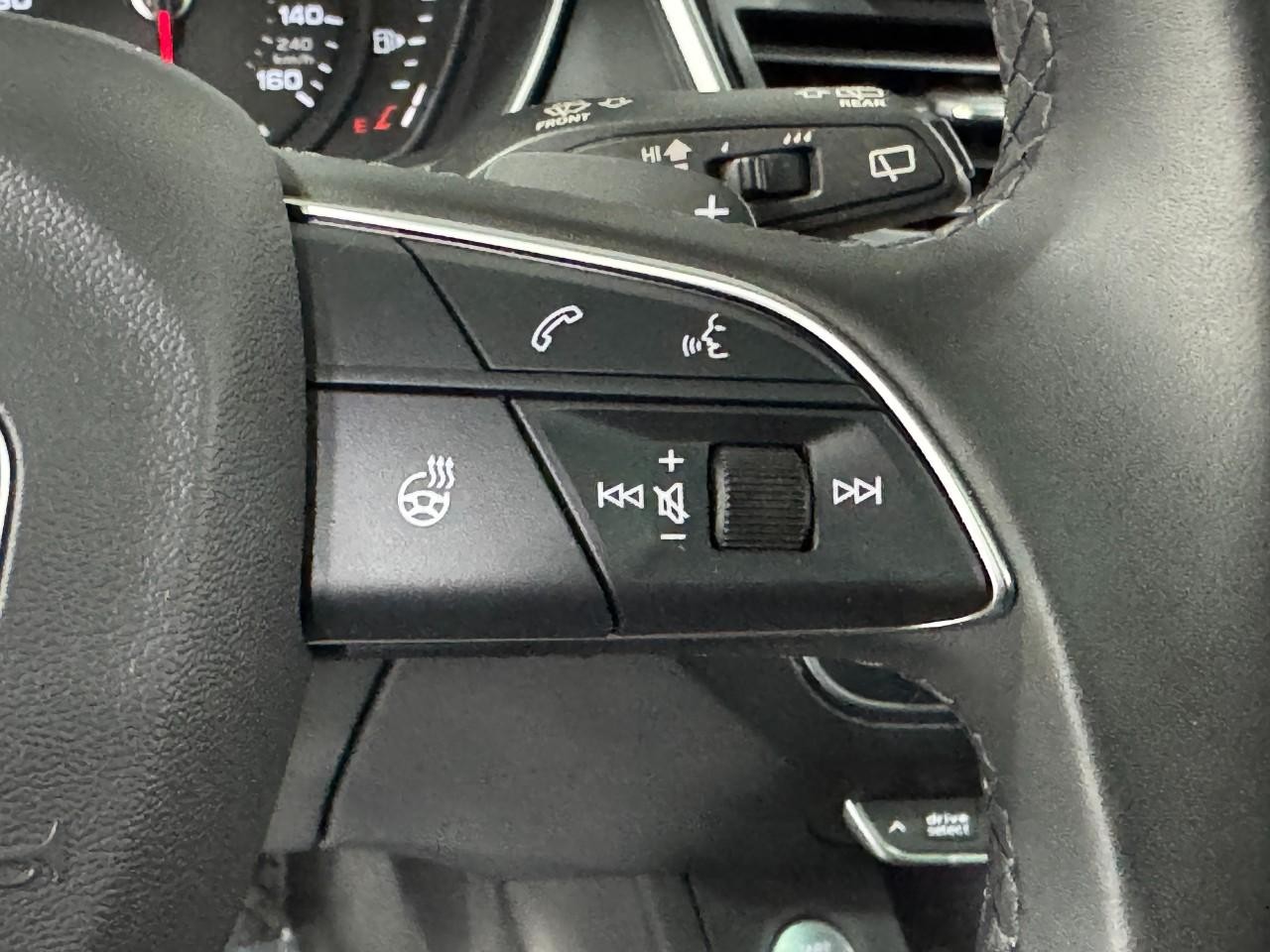 Audi Q5 Vehicle Full-screen Gallery Image 33