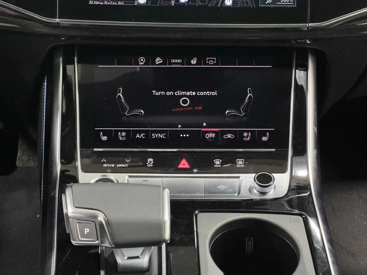 Audi Q7 Vehicle Full-screen Gallery Image 16