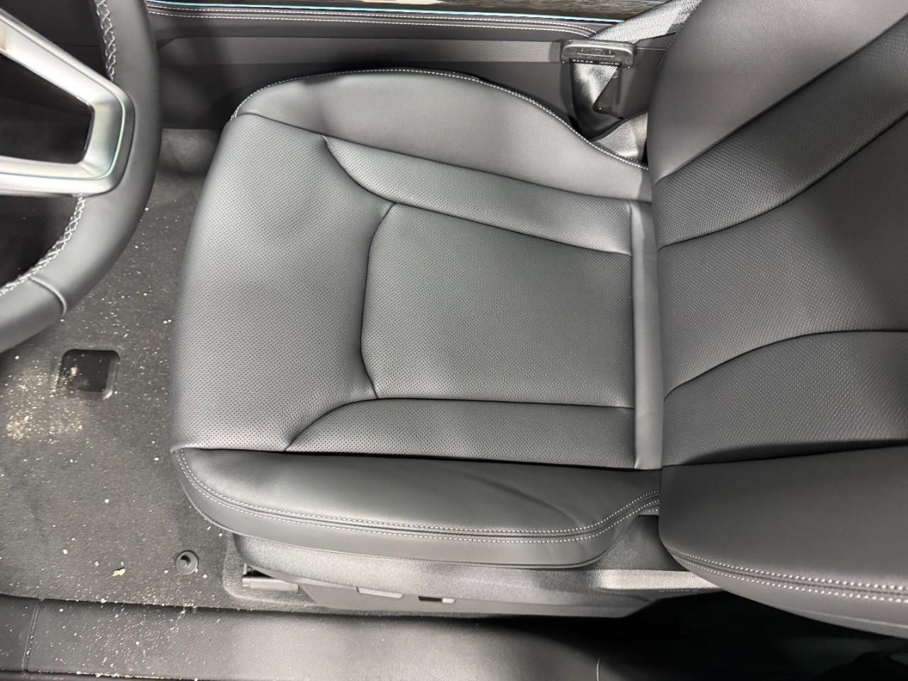 Audi Q7 Vehicle Full-screen Gallery Image 29