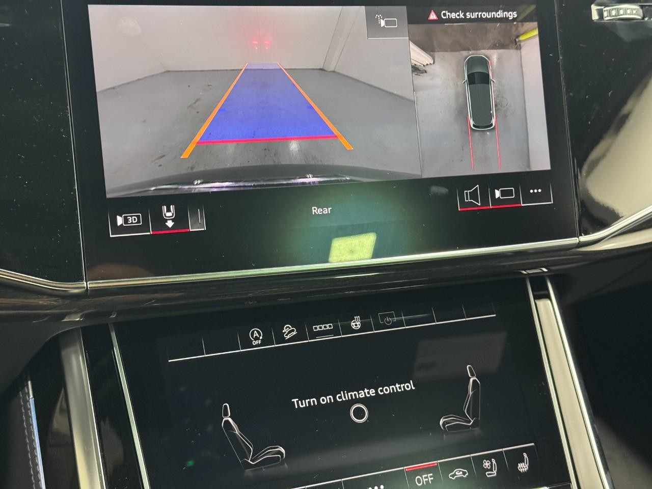 Audi Q7 Vehicle Full-screen Gallery Image 36