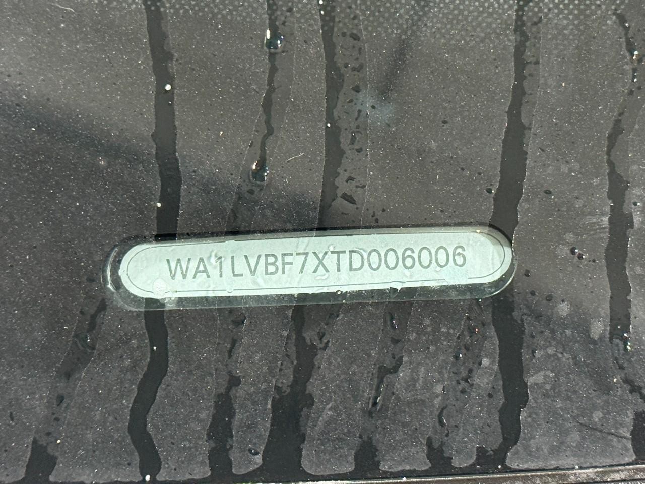 Audi Q7 Vehicle Full-screen Gallery Image 37