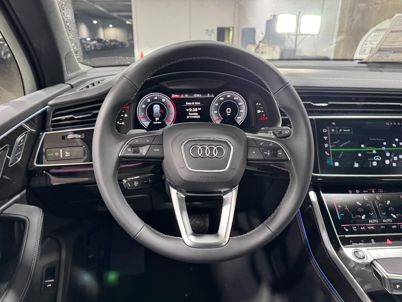 Audi Q7 Vehicle Full-screen Gallery Image 14