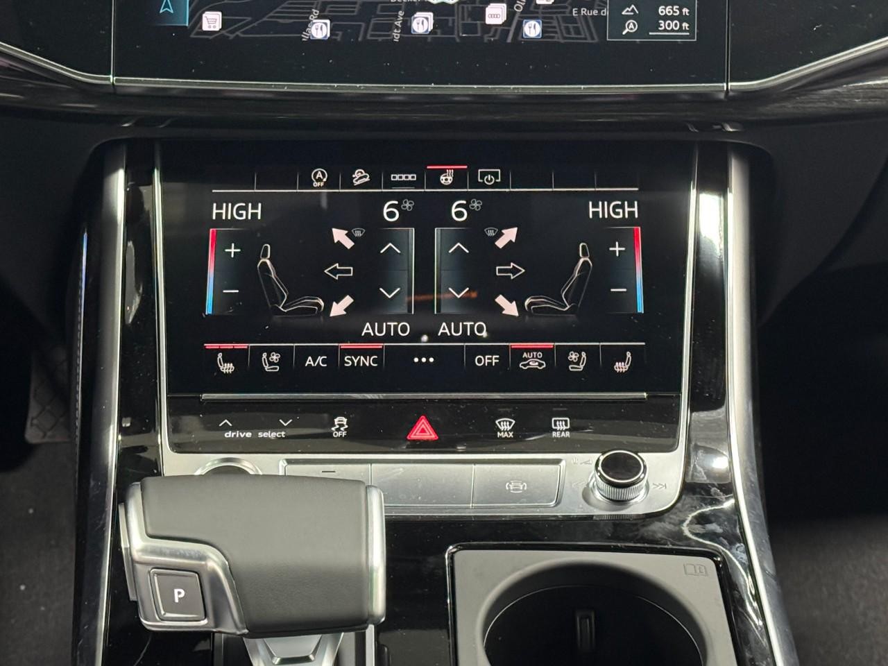 Audi Q7 Vehicle Full-screen Gallery Image 16
