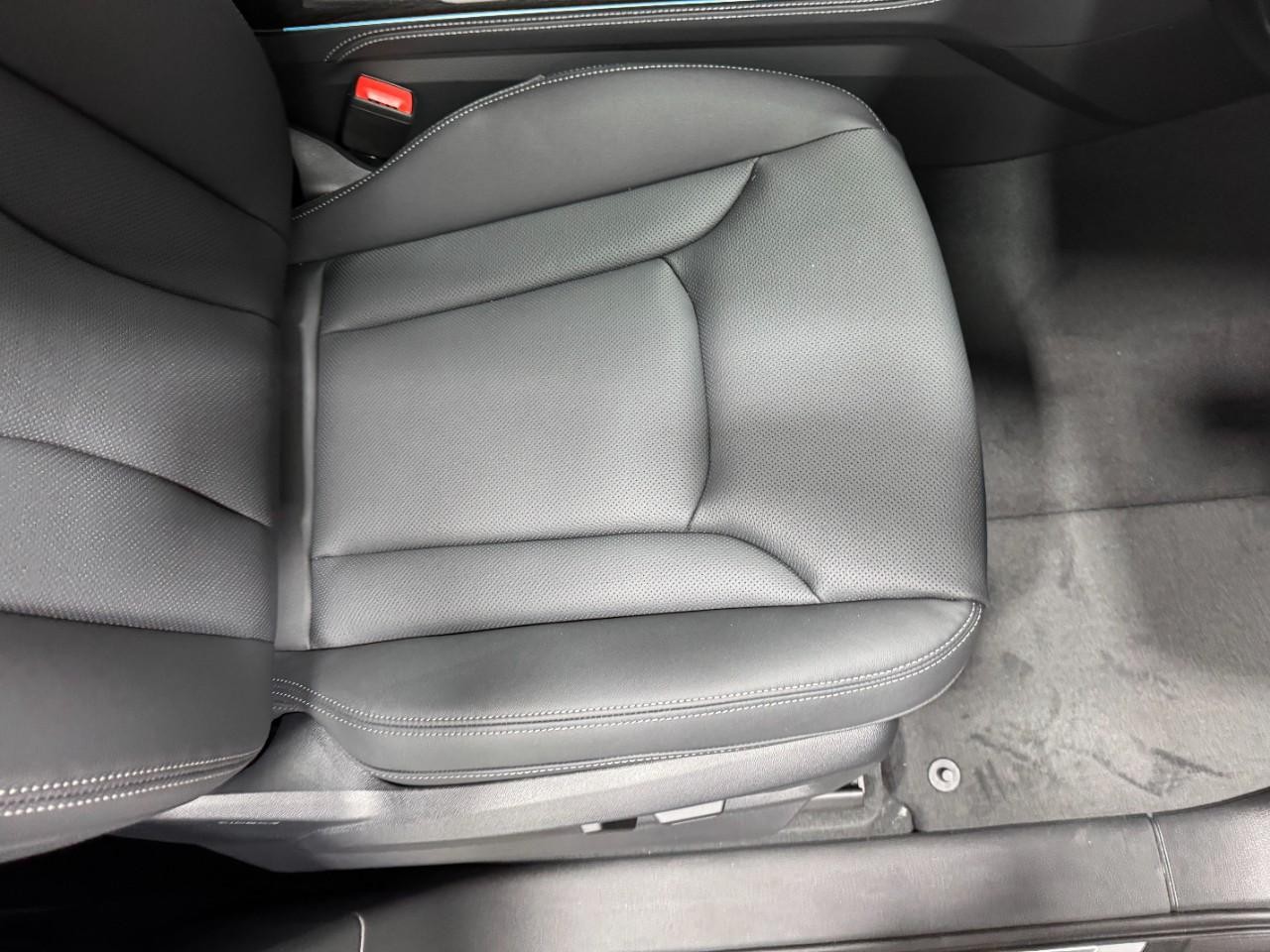 Audi Q7 Vehicle Full-screen Gallery Image 20