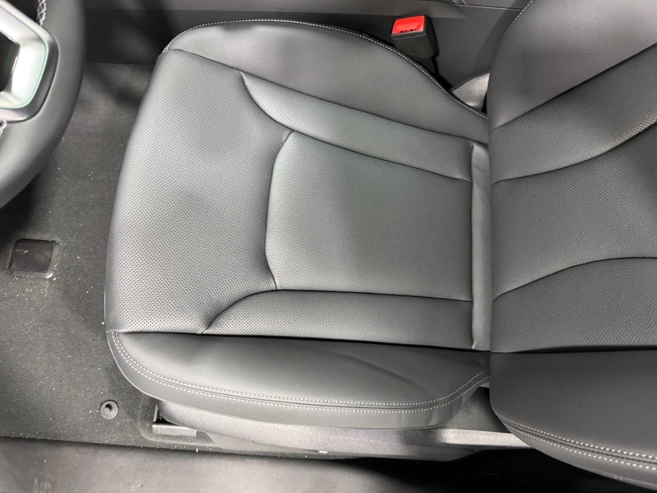 Audi Q7 Vehicle Full-screen Gallery Image 29