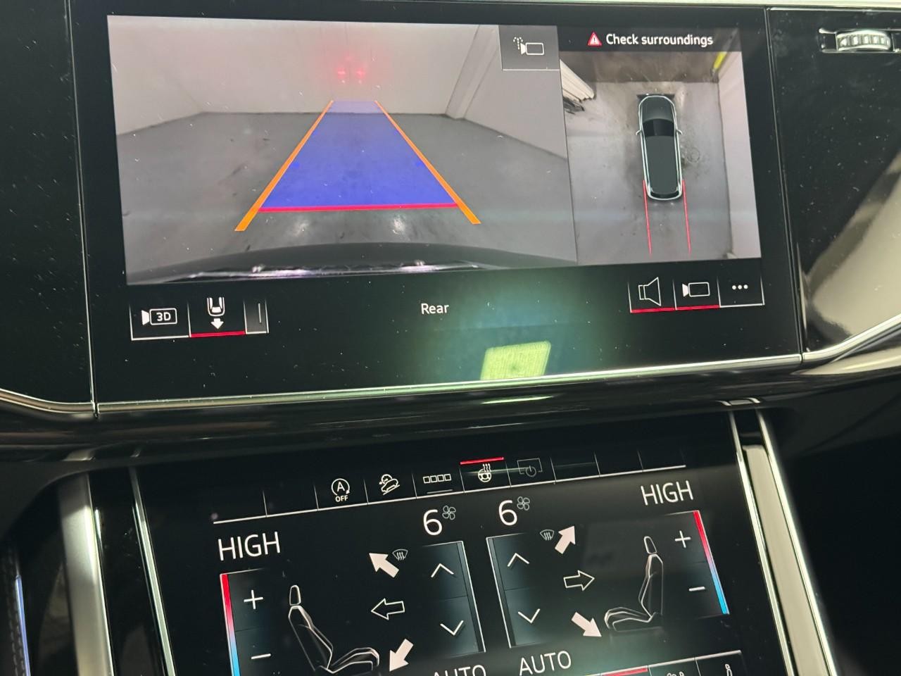 Audi Q7 Vehicle Full-screen Gallery Image 37