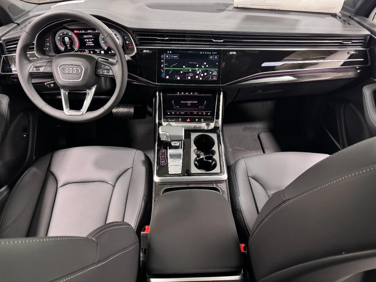 Audi Q7 Vehicle Full-screen Gallery Image 13