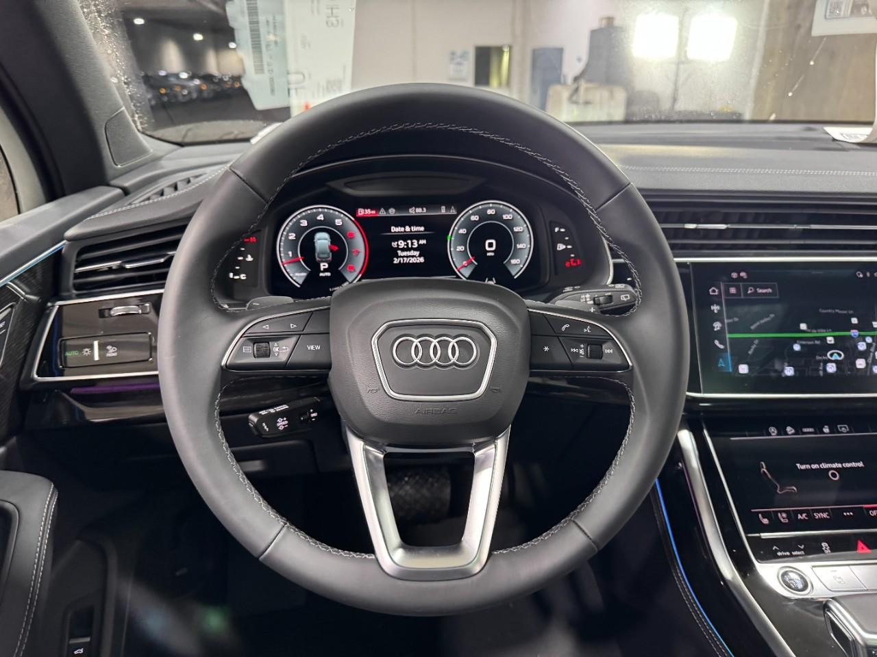 Audi Q7 Vehicle Full-screen Gallery Image 14