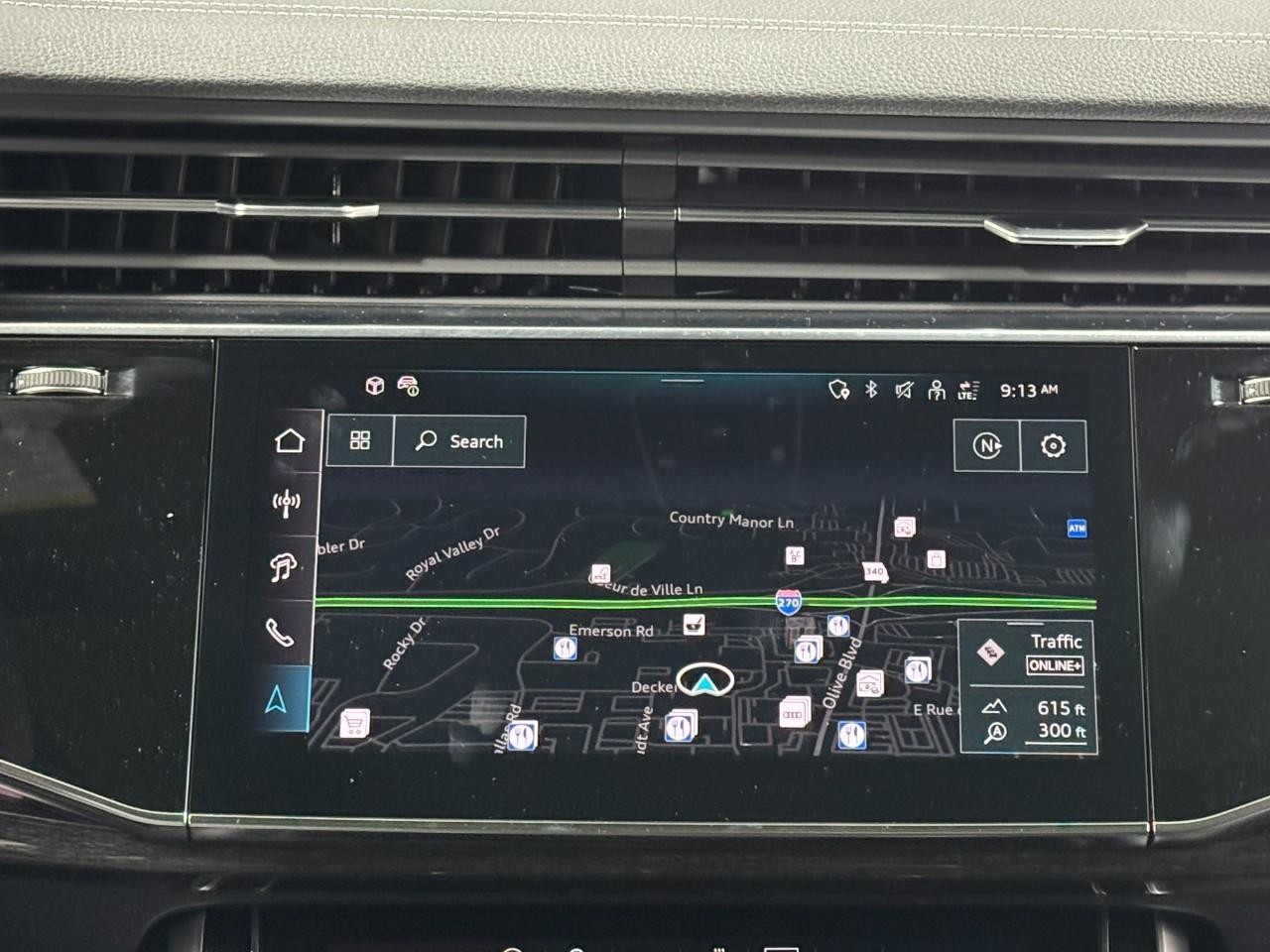 Audi Q7 Vehicle Full-screen Gallery Image 15