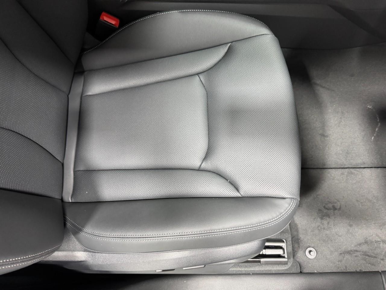 Audi Q7 Vehicle Full-screen Gallery Image 20