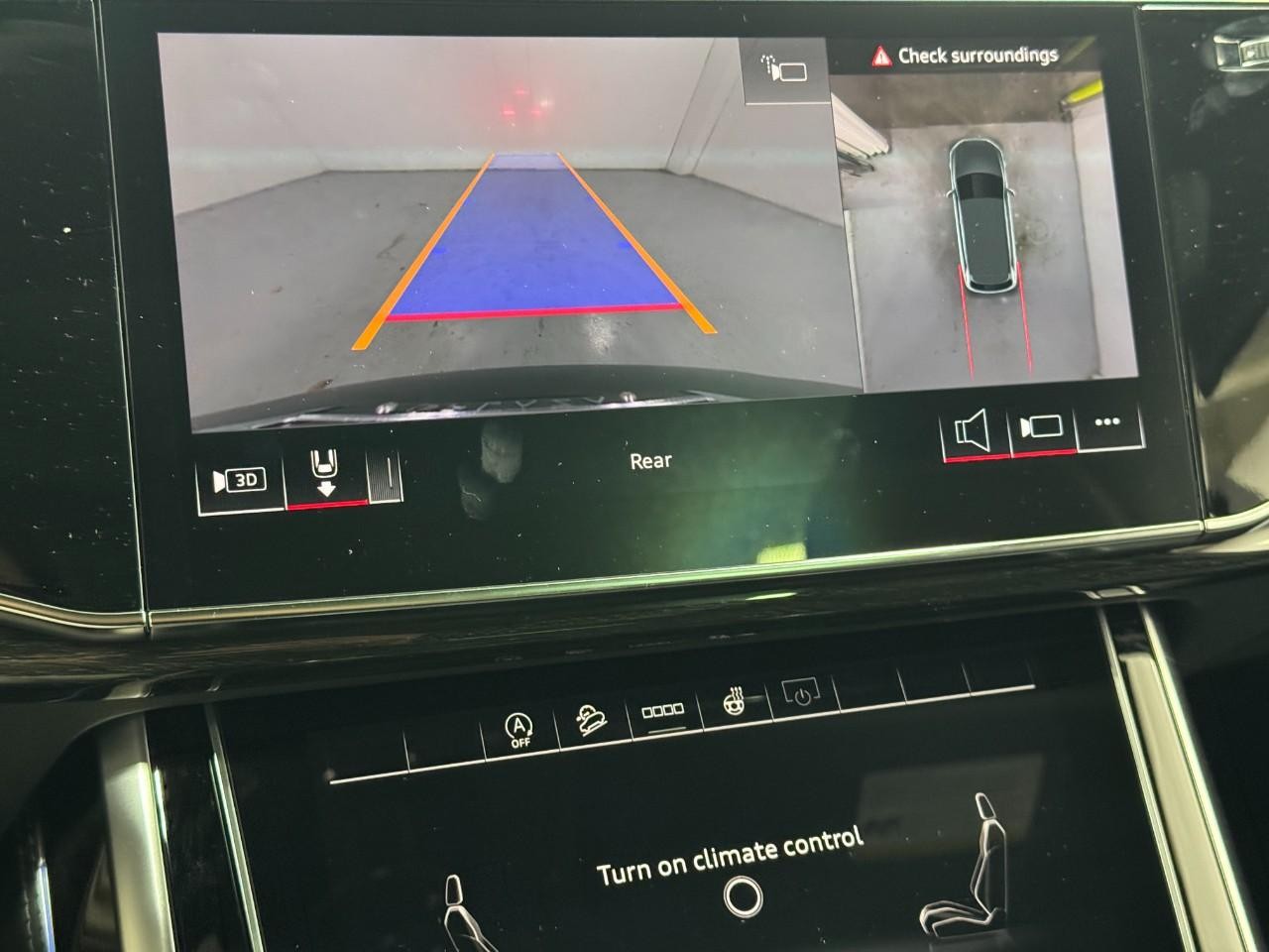 Audi Q7 Vehicle Full-screen Gallery Image 36