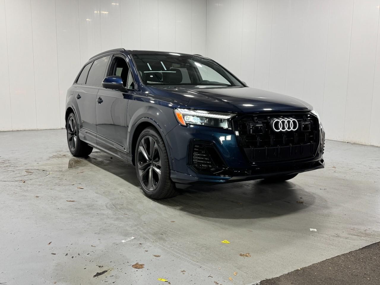 Audi Q7 Vehicle Full-screen Gallery Image 6