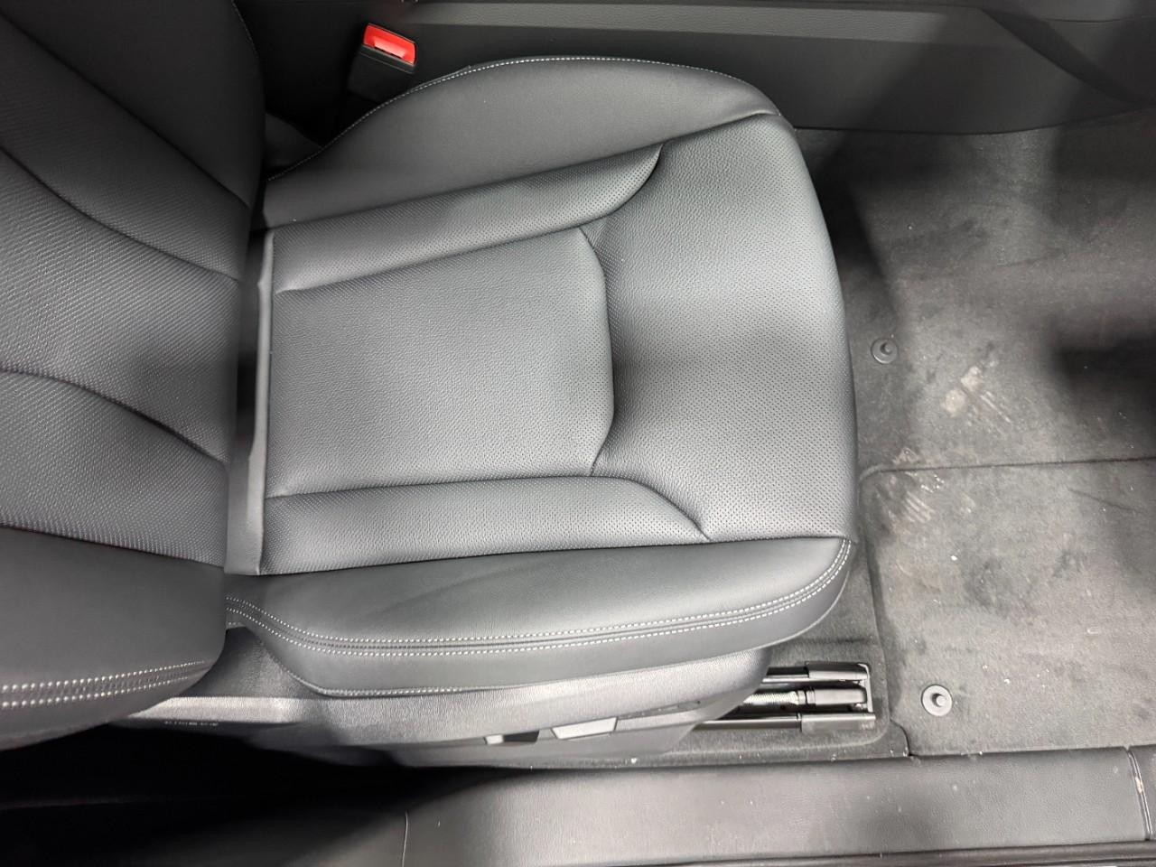 Audi Q7 Vehicle Full-screen Gallery Image 20