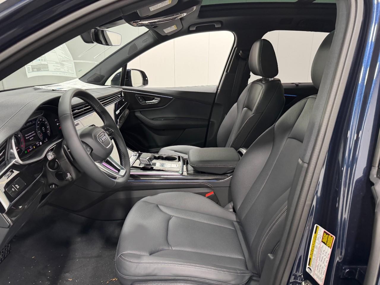 Audi Q7 Vehicle Full-screen Gallery Image 28