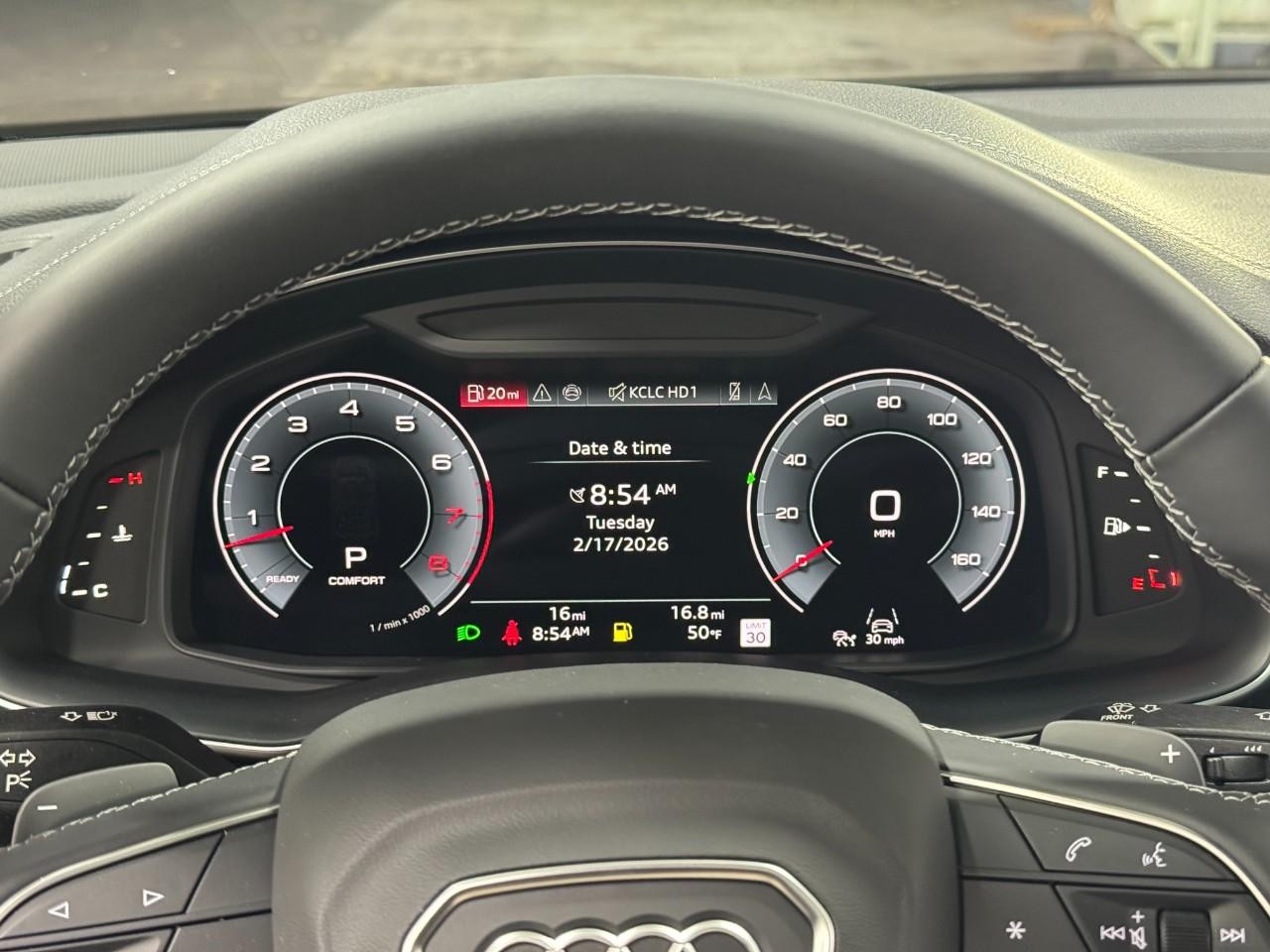 Audi Q7 Vehicle Full-screen Gallery Image 35