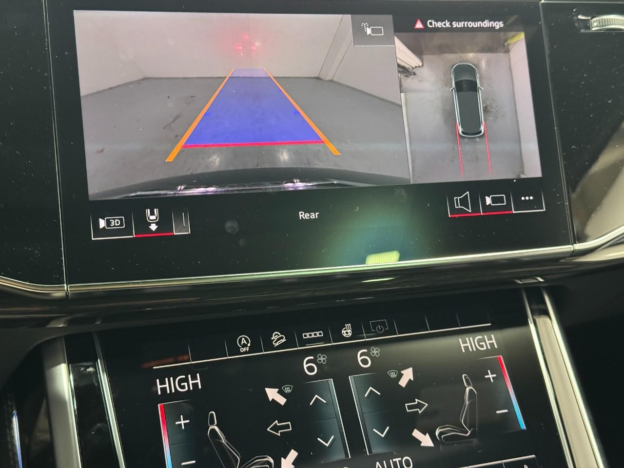 Audi Q7 Vehicle Full-screen Gallery Image 36