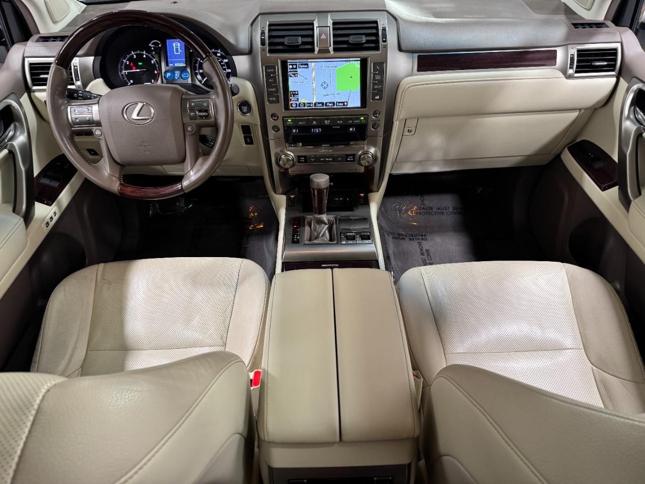 Lexus GX Vehicle Full-screen Gallery Image 13