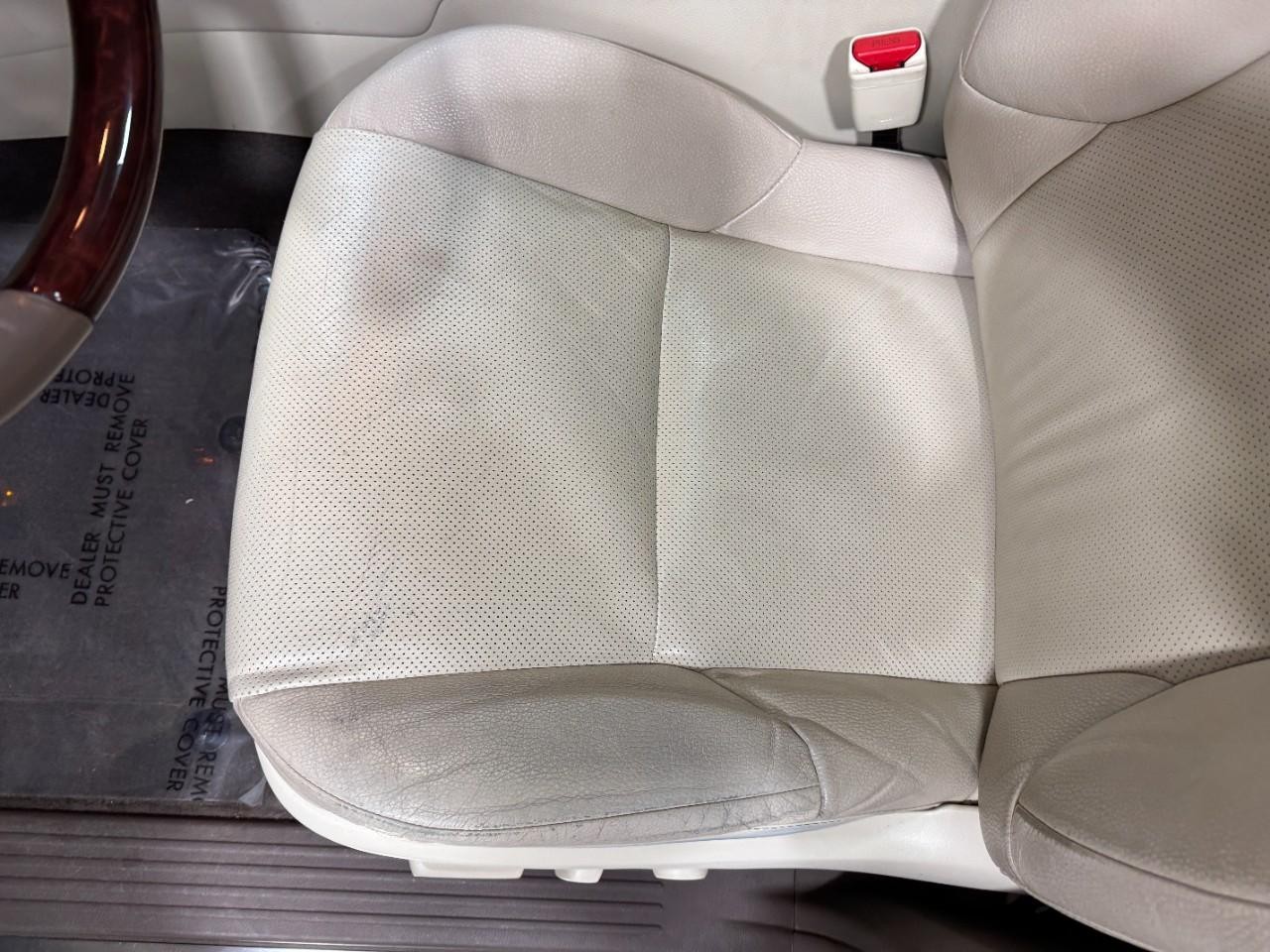 Lexus GX Vehicle Full-screen Gallery Image 28