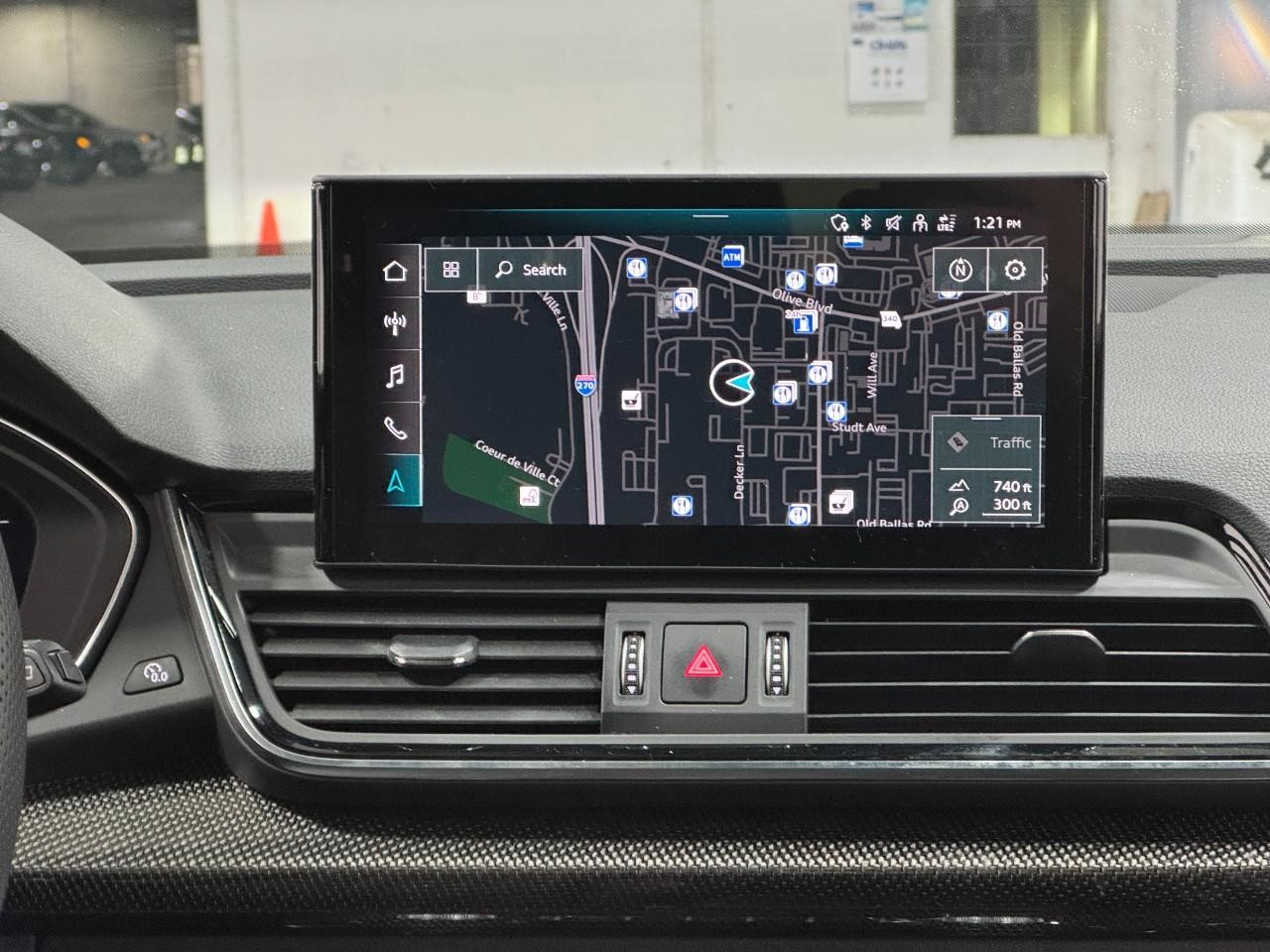 Audi SQ5 Vehicle Full-screen Gallery Image 15