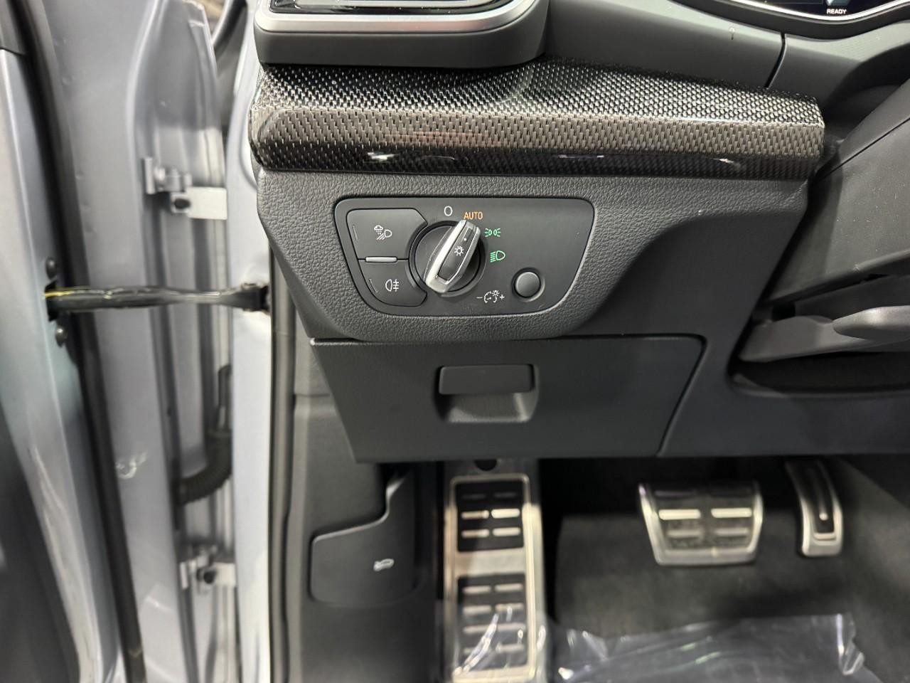 Audi SQ5 Vehicle Full-screen Gallery Image 31