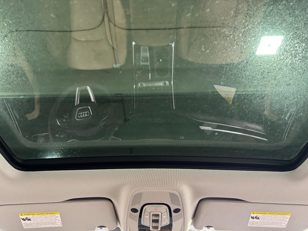 Audi Q7 Vehicle Full-screen Gallery Image 13