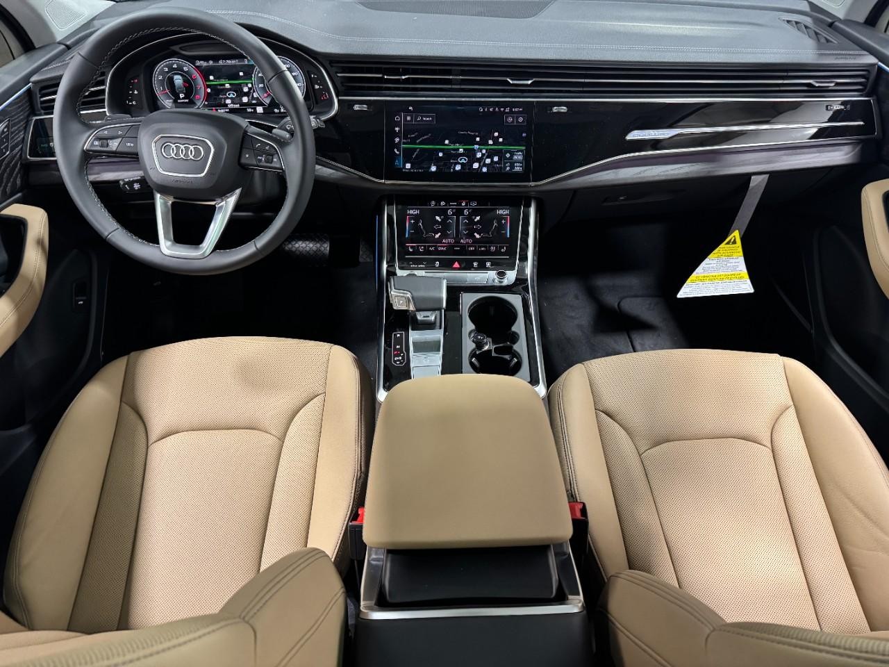 Audi Q7 Vehicle Full-screen Gallery Image 14
