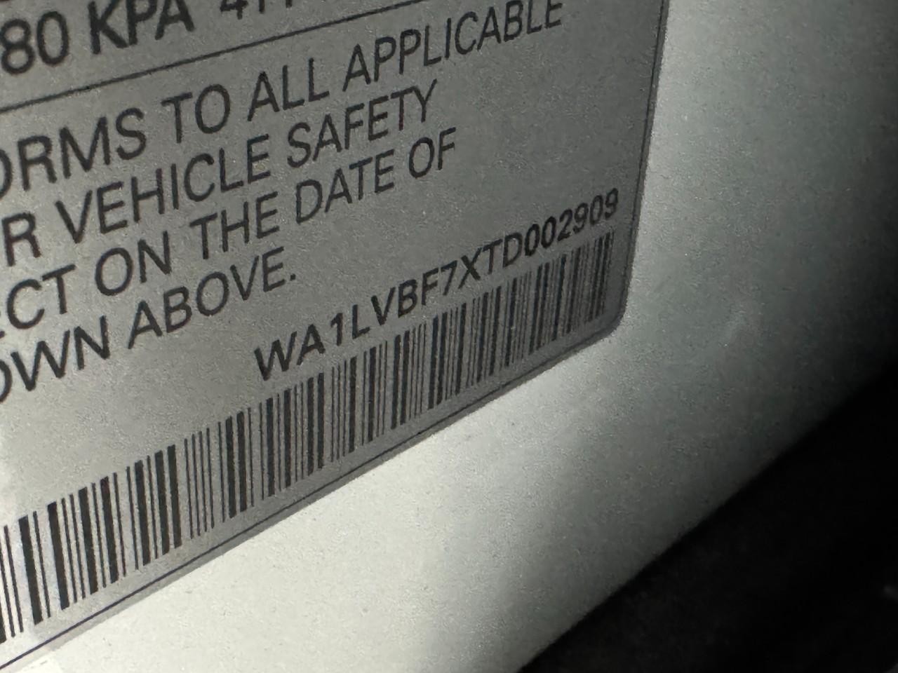 Audi Q7 Vehicle Full-screen Gallery Image 38