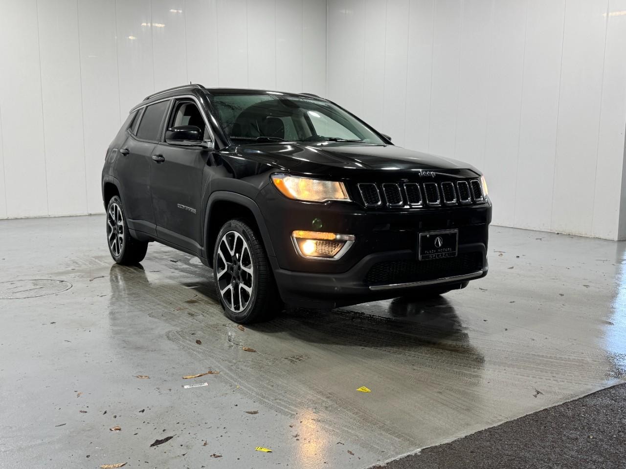 Jeep Compass Vehicle Full-screen Gallery Image 6