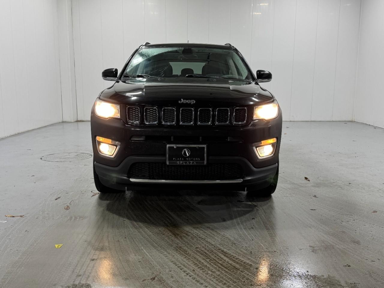 Jeep Compass Vehicle Full-screen Gallery Image 7